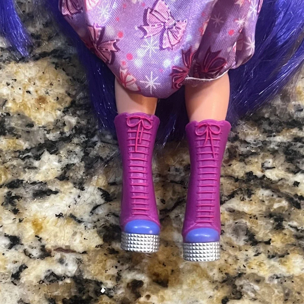 LOL Surprise OMG Winter Disco Shadow Fashion Doll Purple Hair Dress‎ Boots 9.5in